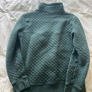 Patagonia quilted pullover. Very good condition, hardly worn.